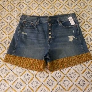 GAP button fly Jean shorts. NWT Size 32
